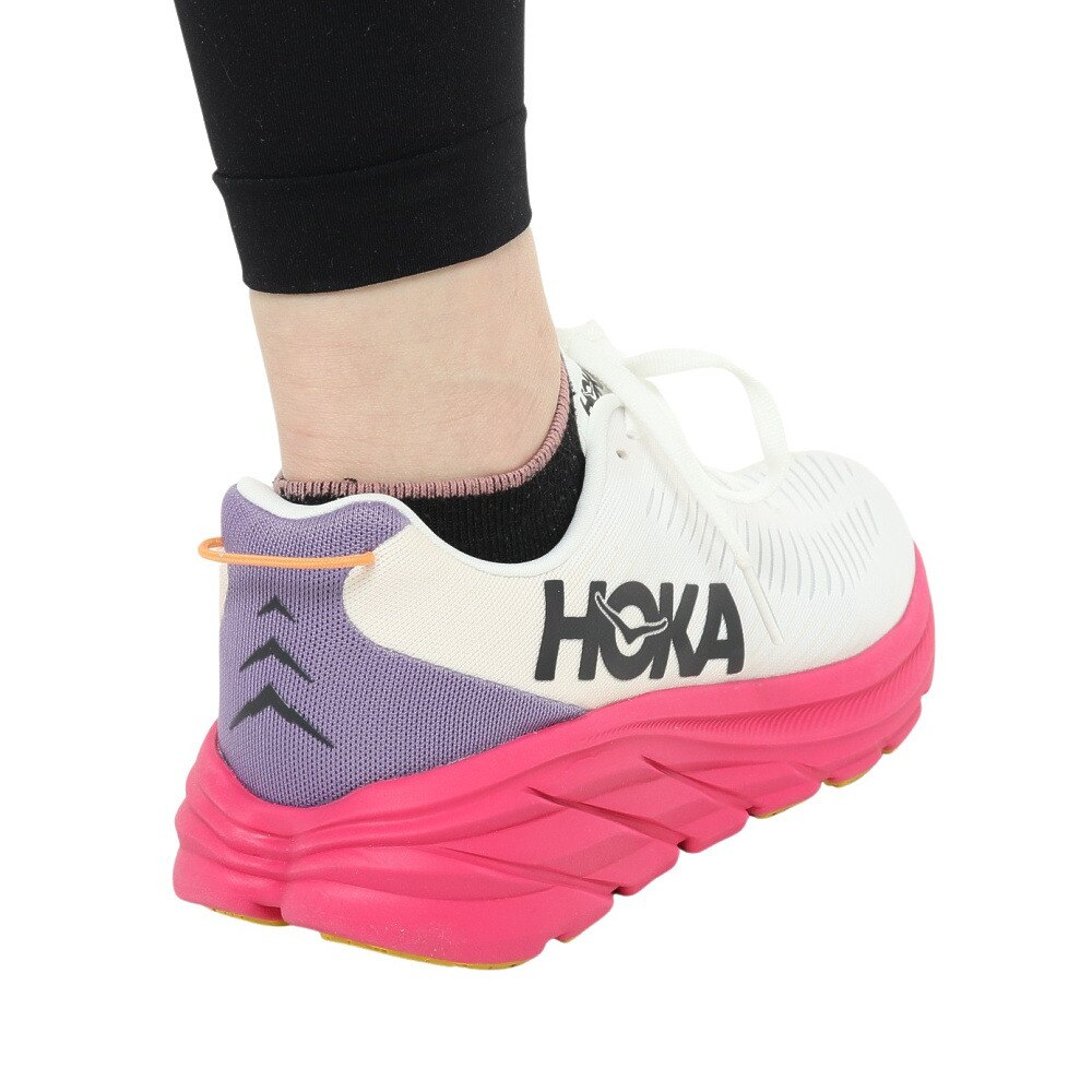 ホカ（HOKA）（レディース）ランニングシューズ リンコン3 レギュラー ホワイト ピンク 1119396-BDBE スニーカー トレーニング ジョグ クッション 軽量