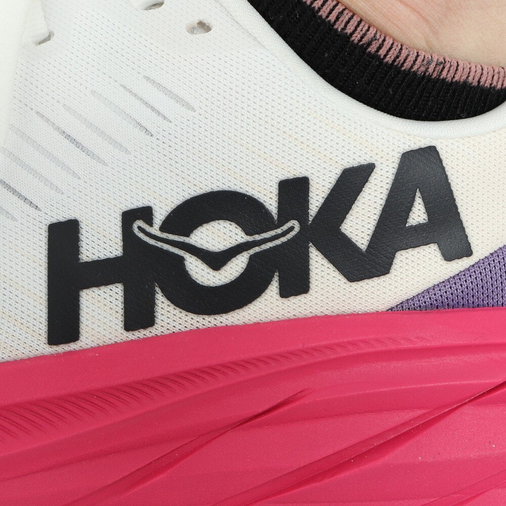 ホカ（HOKA）（レディース）ランニングシューズ リンコン3 レギュラー ホワイト ピンク 1119396-BDBE スニーカー トレーニング ジョグ クッション 軽量