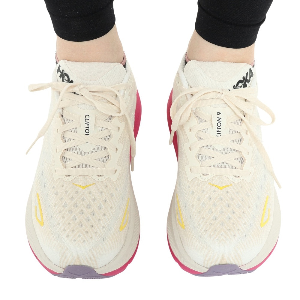 ホカ（HOKA）（レディース）ランニングシューズ クリフトン 9 レギュラー ホワイト ピンク 1127896-EBDB スニーカー トレーニング ジョギング ロード 厚底