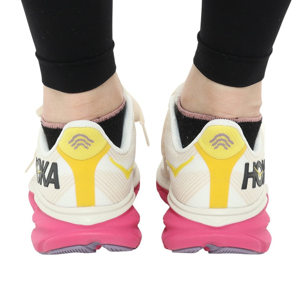ホカ（HOKA）（レディース）ランニングシューズ クリフトン 9 レギュラー ホワイト ピンク 1127896-EBDB スニーカー トレーニング ジョギング ロード 厚底