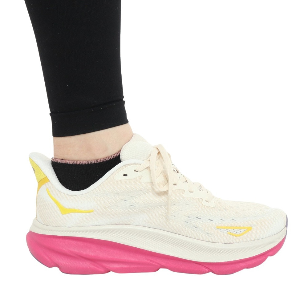 ホカ（HOKA）（レディース）ランニングシューズ クリフトン 9 レギュラー ホワイト ピンク 1127896-EBDB スニーカー トレーニング ジョギング ロード 厚底