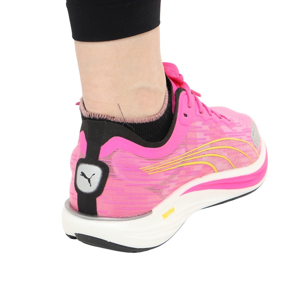 プーマ（PUMA）（レディース）ランニングシューズ ウィメンズ リベレイトニトロ 2 ピンク 37731604 スニーカー ジョギング マラソン トレーニング 軽量