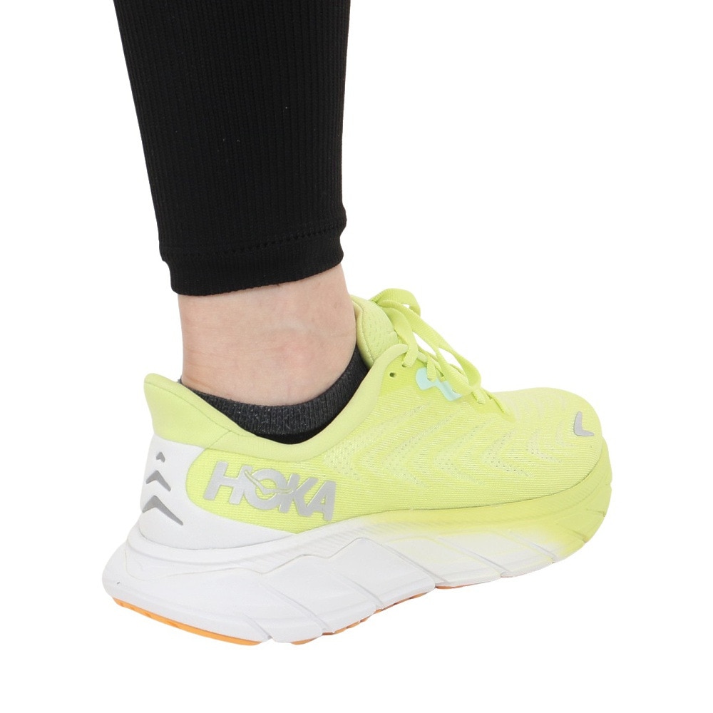 ホカ（HOKA）（レディース）ランニングシューズ アラヒ6 レギュラー イエロー ホワイト 1123195-CGWHT スニーカー ジョギング トレーニング 軽量 安定性