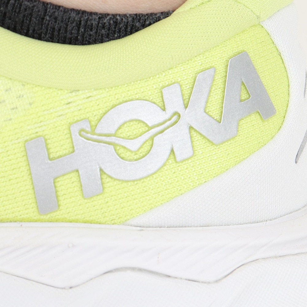 ホカ（HOKA）（レディース）ランニングシューズ アラヒ6 ワイド イエロー ホワイト 1123195-CGWHT スニーカー ジョギング トレーニング 軽量 安定性