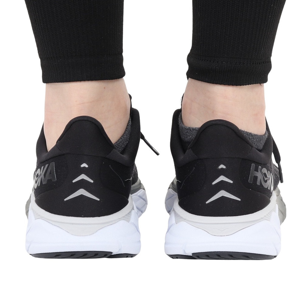 ホカ（HOKA）（レディース）ランニングシューズ アラヒ6 ワイド ブラック 1123197-BWHT スニーカー ジョギング トレーニング 軽量 安定性
