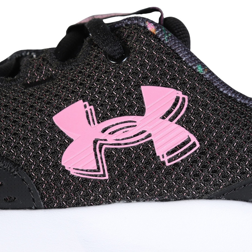 アンダーアーマー（UNDER ARMOUR）（レディース）ランニングシューズ チャージドサージ4プリント ブラック ピンク 3027942 001 スニーカー クッション性 軽量