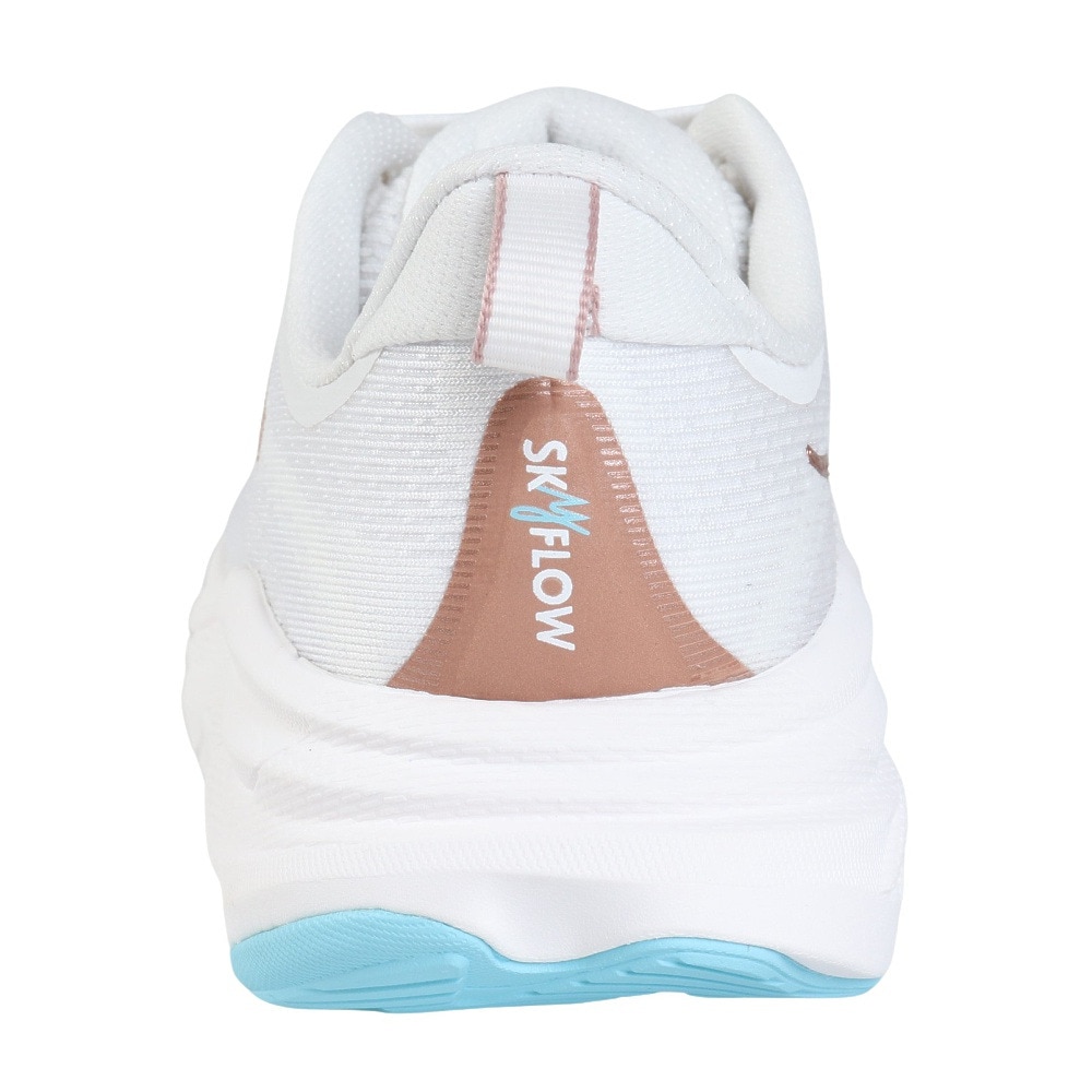 ホカ（HOKA）（レディース）ランニングシューズ スカイフロー ホワイト ゴールド 1155113-FTRS スニーカー ジョグ 軽量 安定性 ウォーキング