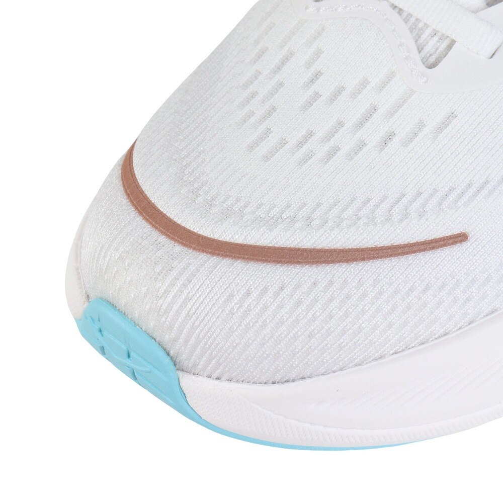 ホカ（HOKA）（レディース）ランニングシューズ スカイフロー ホワイト ゴールド 1155113-FTRS スニーカー ジョグ 軽量 安定性 ウォーキング