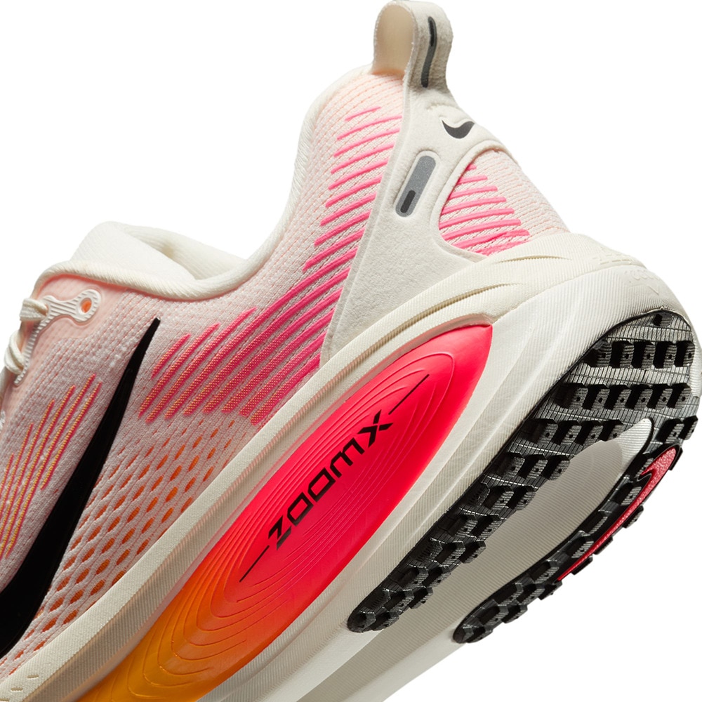 ナイキ（NIKE）（レディース）ランニングシューズ ウィメンズ ボメロ 18 ホワイト HM6804-100 スニーカー ジョギングシューズ