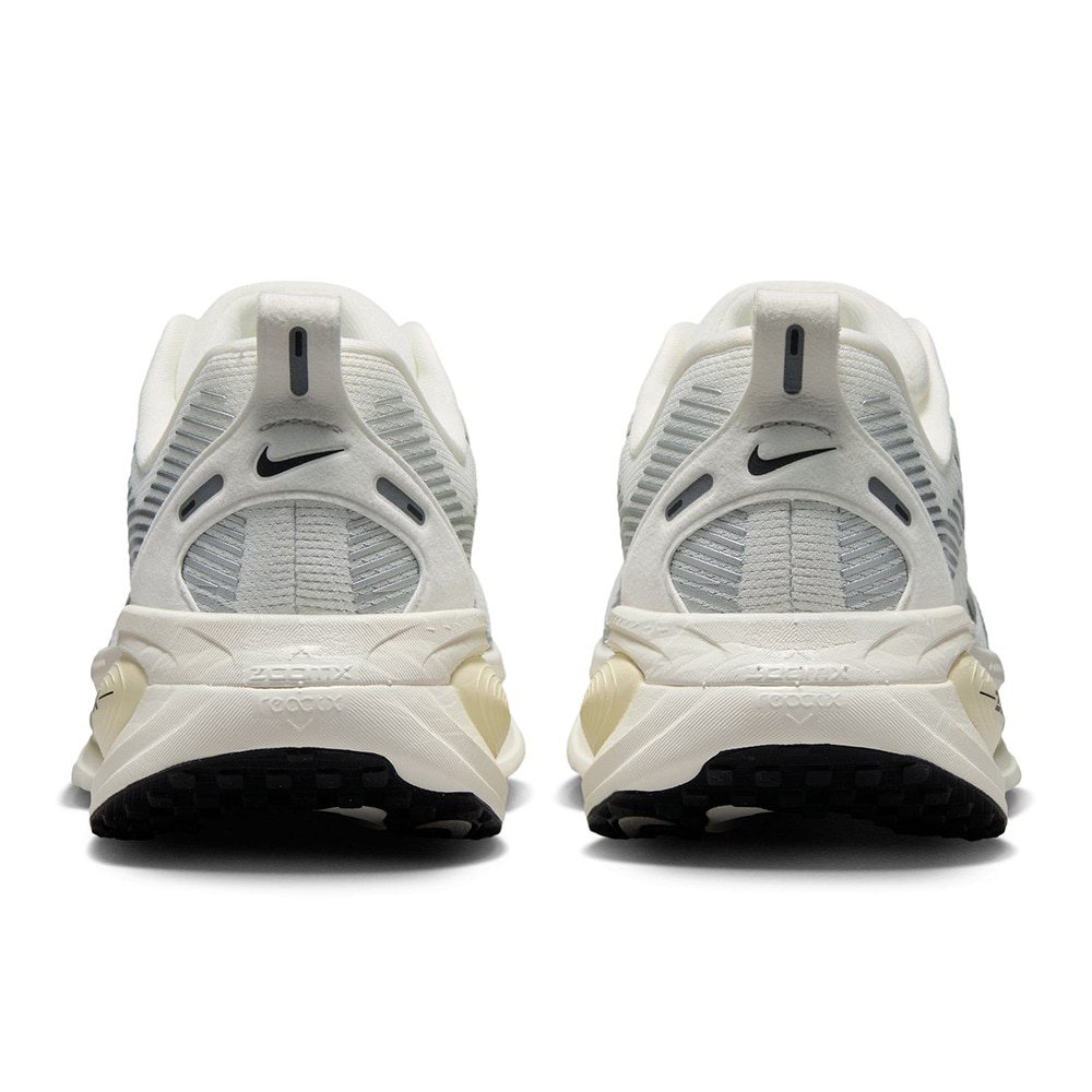 ナイキ（NIKE）（レディース）ランニングシューズ ジョギングシューズ ウィメンズ ボメロ 18 HM6804-101