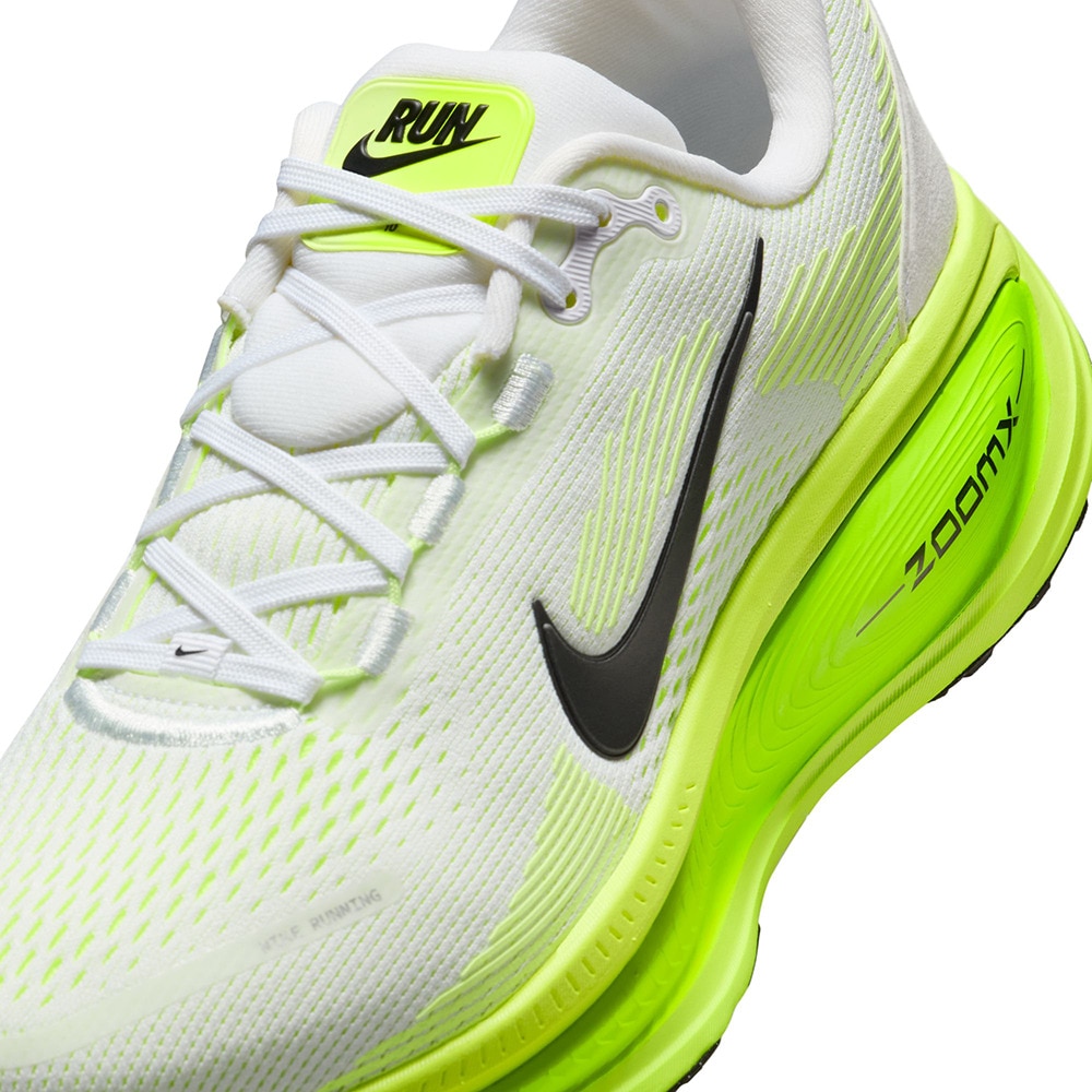ナイキ（NIKE）（レディース）ランニングシューズ ジョギングシューズ ウィメンズ ボメロ 18 HM6804-102