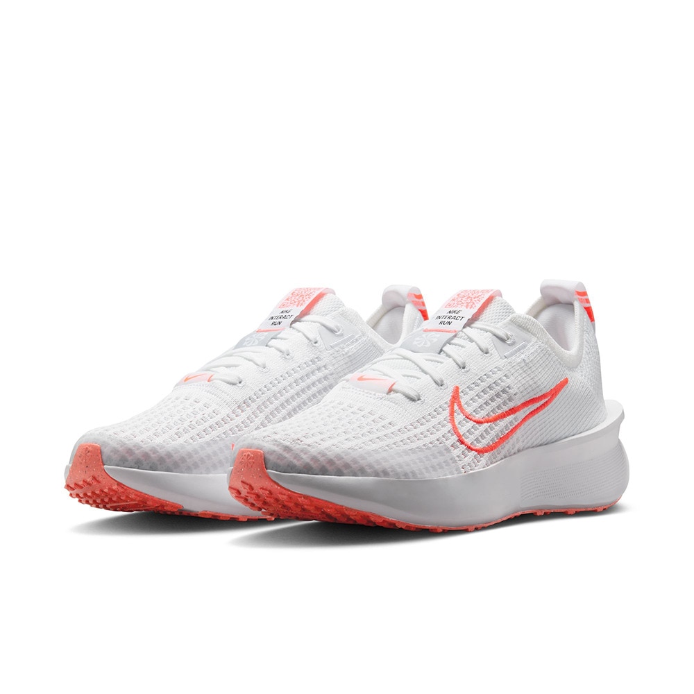 ナイキ（NIKE）（レディース）ランニングシューズ ジョギングシューズ インタラクト ラン FD2292-110