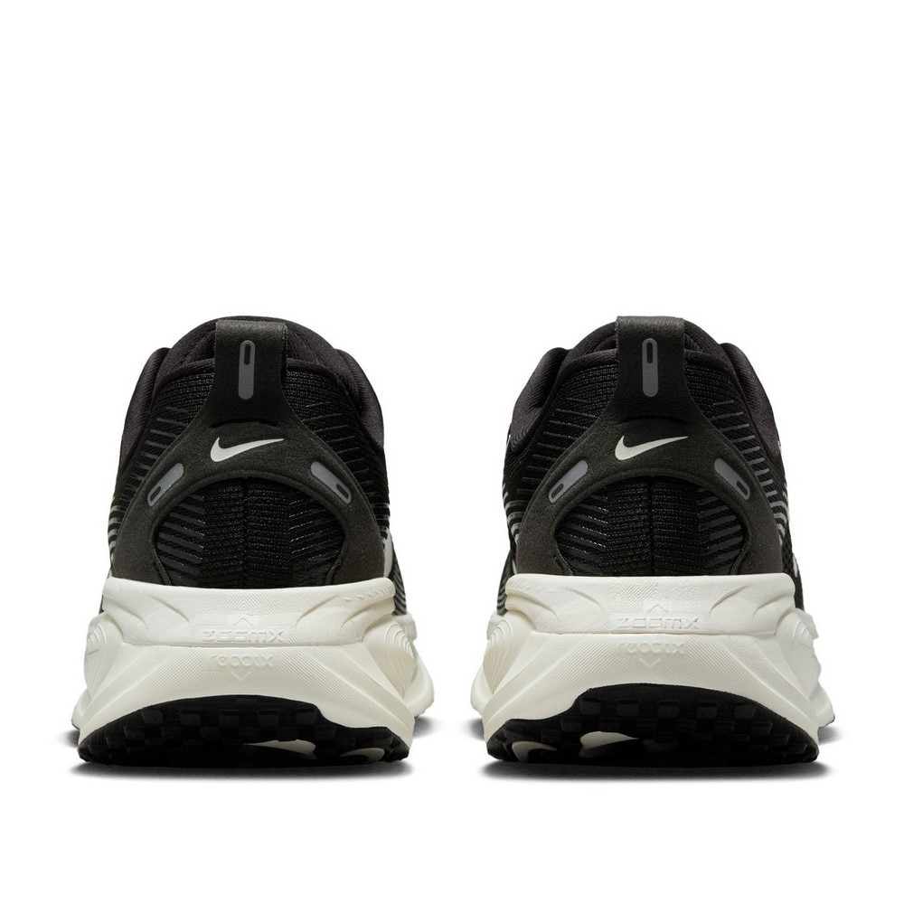 ナイキ（NIKE）（レディース）ランニングシューズ ジョギングシューズ ズーム ボメロ 18 HM6804-005