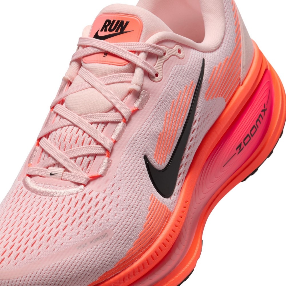 ナイキ（NIKE）（レディース）ランニングシューズ ジョギングシューズ ズーム ボメロ 18 HM6804-600