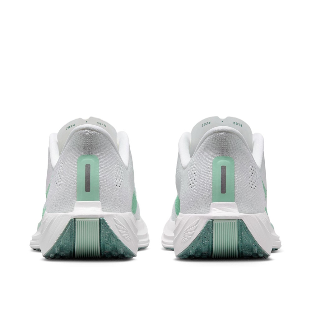 ナイキ（NIKE）（レディース）ランニングシューズ ジョギングシューズ ペガサス プラス ホワイト グリーン FQ7261-103 スニーカー