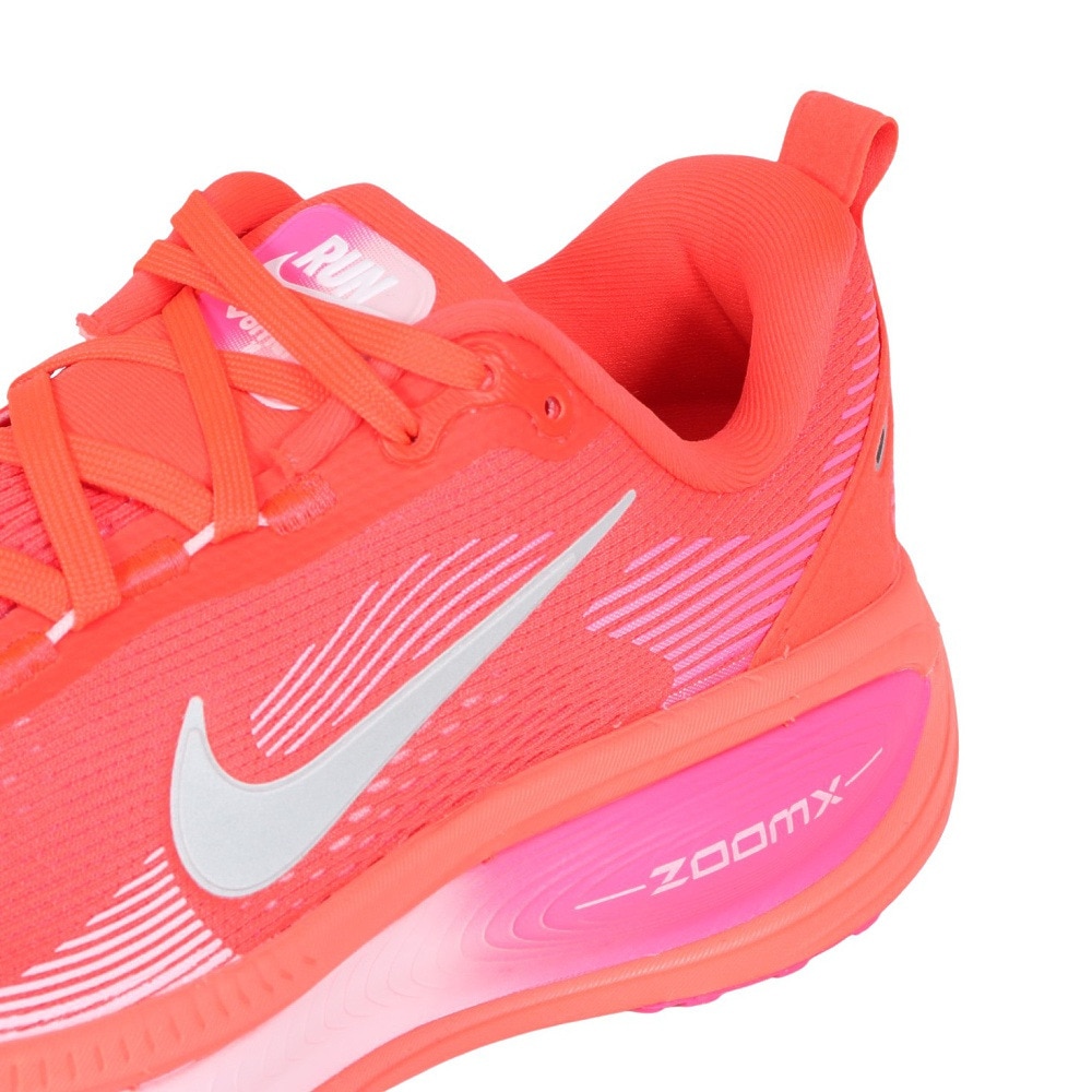 ナイキ（NIKE）（レディース）ランニングシューズ ジョギングシューズ ズーム ボメロ 18 レッド HM6804-603 スニーカー