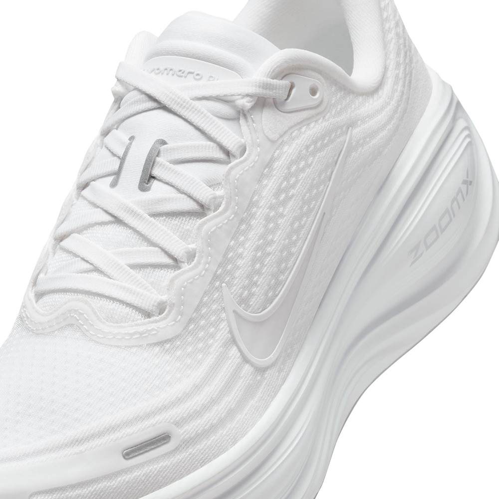 ナイキ（NIKE）（レディース）【8月14日発売開始予定】ランニングシューズ ジョギングシューズ ズーム ボメロ プラス HV8154-102