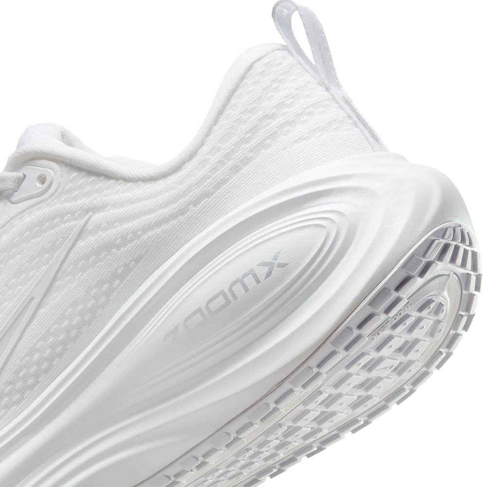 ナイキ（NIKE）（レディース）【8月14日発売開始予定】ランニングシューズ ジョギングシューズ ズーム ボメロ プラス HV8154-102