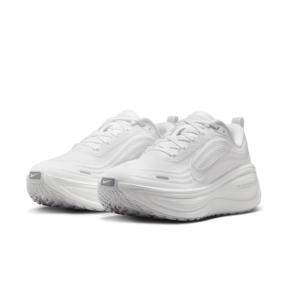 ナイキ（NIKE）（レディース）【8月14日発売開始予定】ランニングシューズ ジョギングシューズ ズーム ボメロ プラス HV8154-102