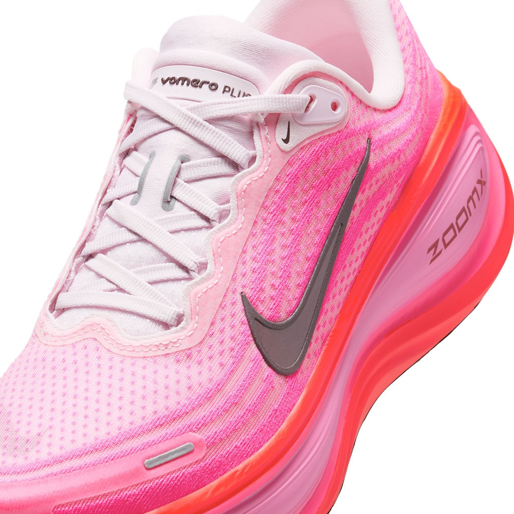 ナイキ（NIKE）（レディース）【8月14日発売開始予定】ランニングシューズ ジョギングシューズ ズーム ボメロ プラス HV8154-604