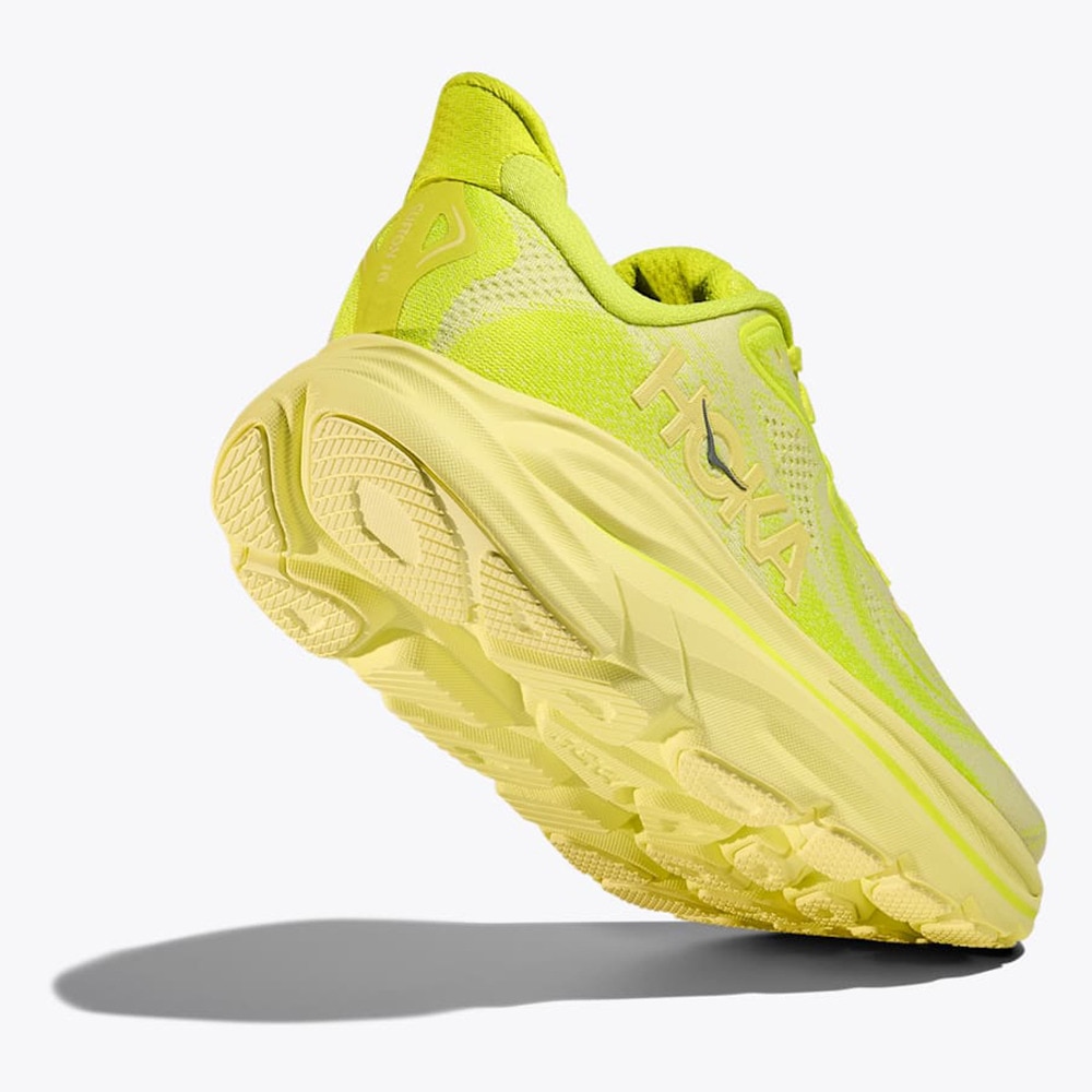 ホカ（HOKA）（レディース）ランニングシューズ ジョギングシューズ クリフトン 10  イエロー 1162031-NSS スニーカー