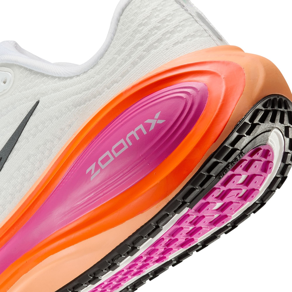 ナイキ（NIKE）（レディース）ランニングシューズ ジョギングシューズ ズーム ボメロ プラス ホワイト レッド HV8154-104