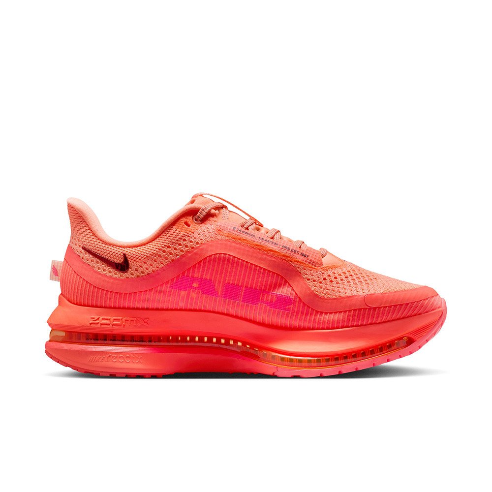 ナイキ（NIKE）（レディース）ランニングシューズ ジョギングシューズ ペガサス プレミアム オレンジ HQ2593-802 スポーツ シューズ