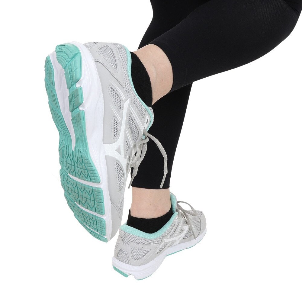 ミズノ（MIZUNO）（レディース）ランニングシューズ マキシマイザー25 グレー ホワイト K1GA230122 スニーカー ジョギング スポーツシューズ