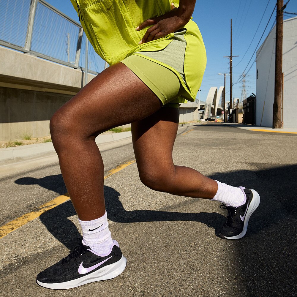 ナイキ（NIKE）（レディース）スポーツ シューズ レボリューション7 ブラック パープル FB2208-009 スニーカー ランニング クッション性 学校 部活 通学