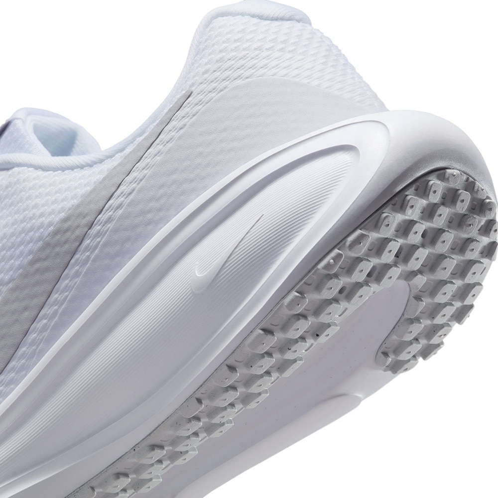 ナイキ（NIKE）（レディース）スポーツシューズ ランニングシューズ レボリューション 8 HJ8485-101