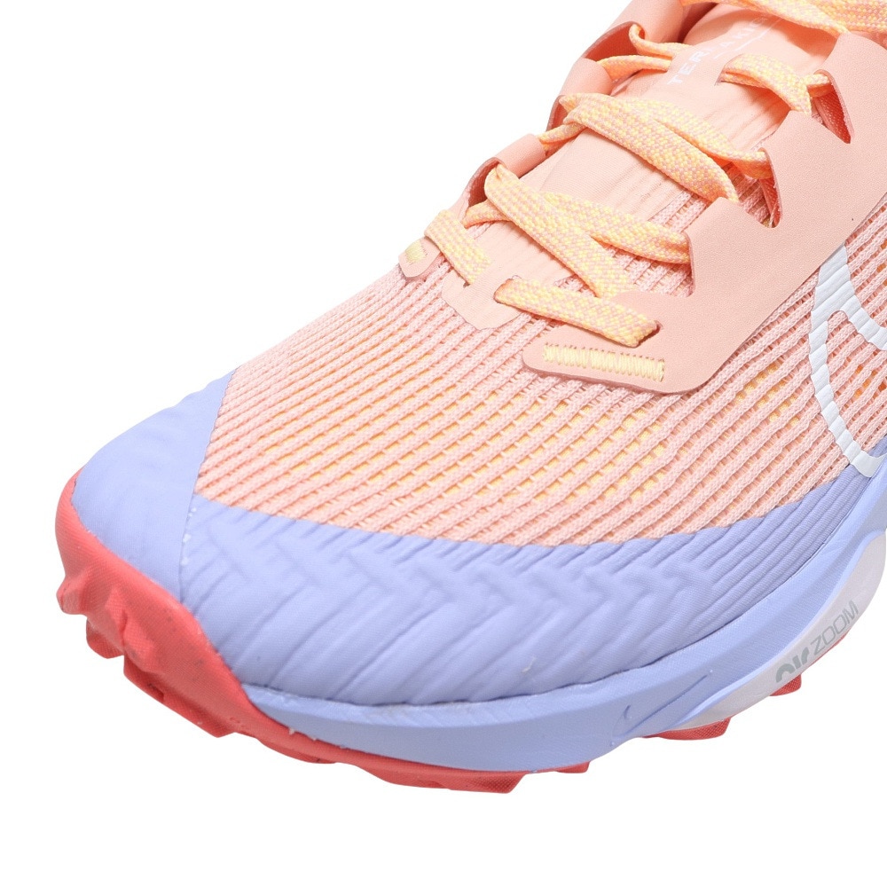 ナイキ（NIKE）（レディース）ランニングシューズ レディース ピンク DH0654-800 エア ズーム テラ カイガー 8 サーモンピンク スニーカー