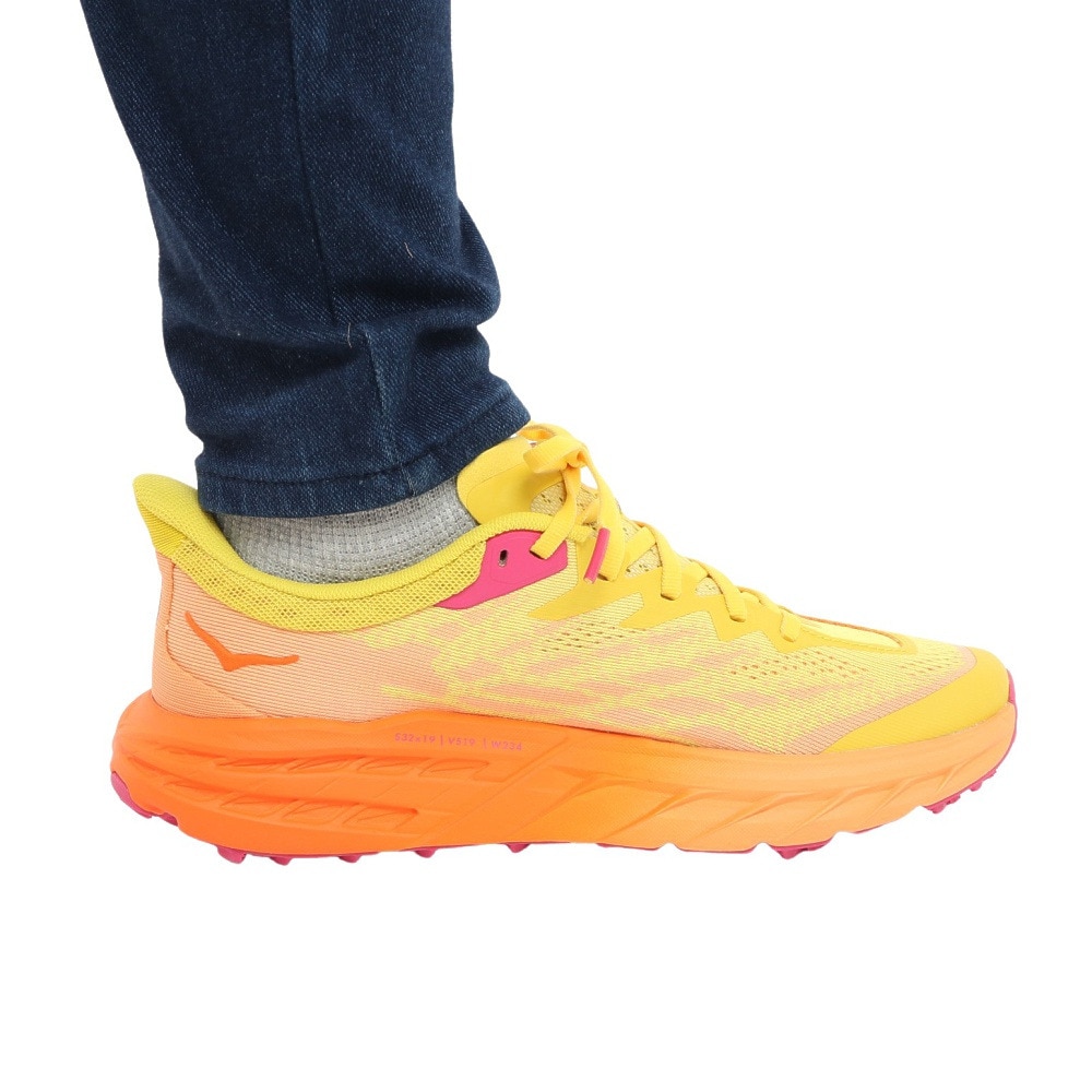 ホカ（HOKA）（レディース）ランニングシューズ スピードゴート 5 レギュラー イエロー オレンジ 1123158-PFMO スニーカー トレイラン 軽量 厚底 山登道