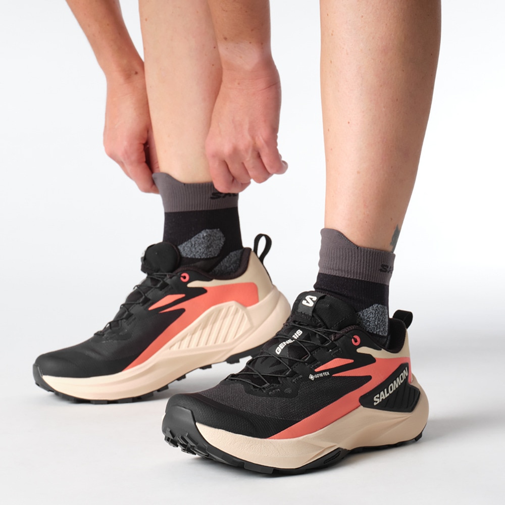 サロモン（SALOMON）（レディース）ランニングシューズ トレランシューズ ジェネシス ゴアテックス ブラック ピンク L47807900 スニーカー