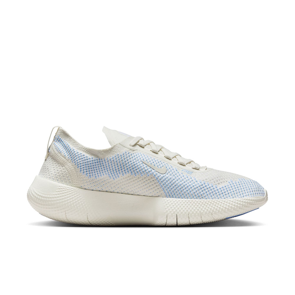 ナイキ（NIKE）（レディース）ランニングシューズ スポーツシューズ フリー 2025 SE IB8138-030