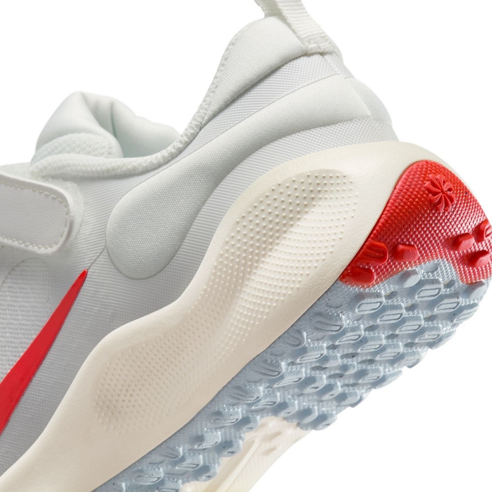 ナイキ（NIKE）（キッズ）ジュニアスポーツシューズ ベルクロ ベルト付き スニーカー レボリューション 7 PSV FB7690-104