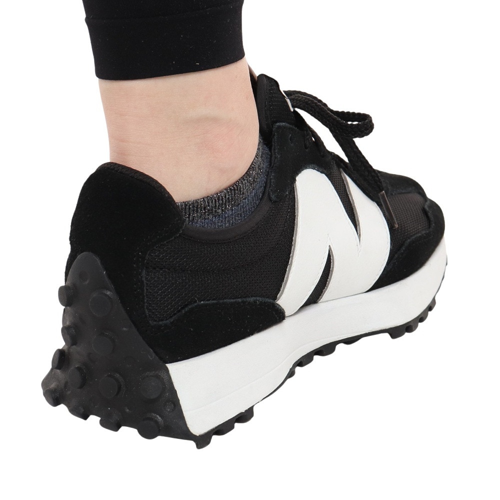 ニューバランス（new balance）（メンズ、レディース）スニーカー 327 CBW 黒 ブラック MS327CBW D ビックロゴ 厚底 スエード 普段履き 通勤 通学 カジュアル★★★
