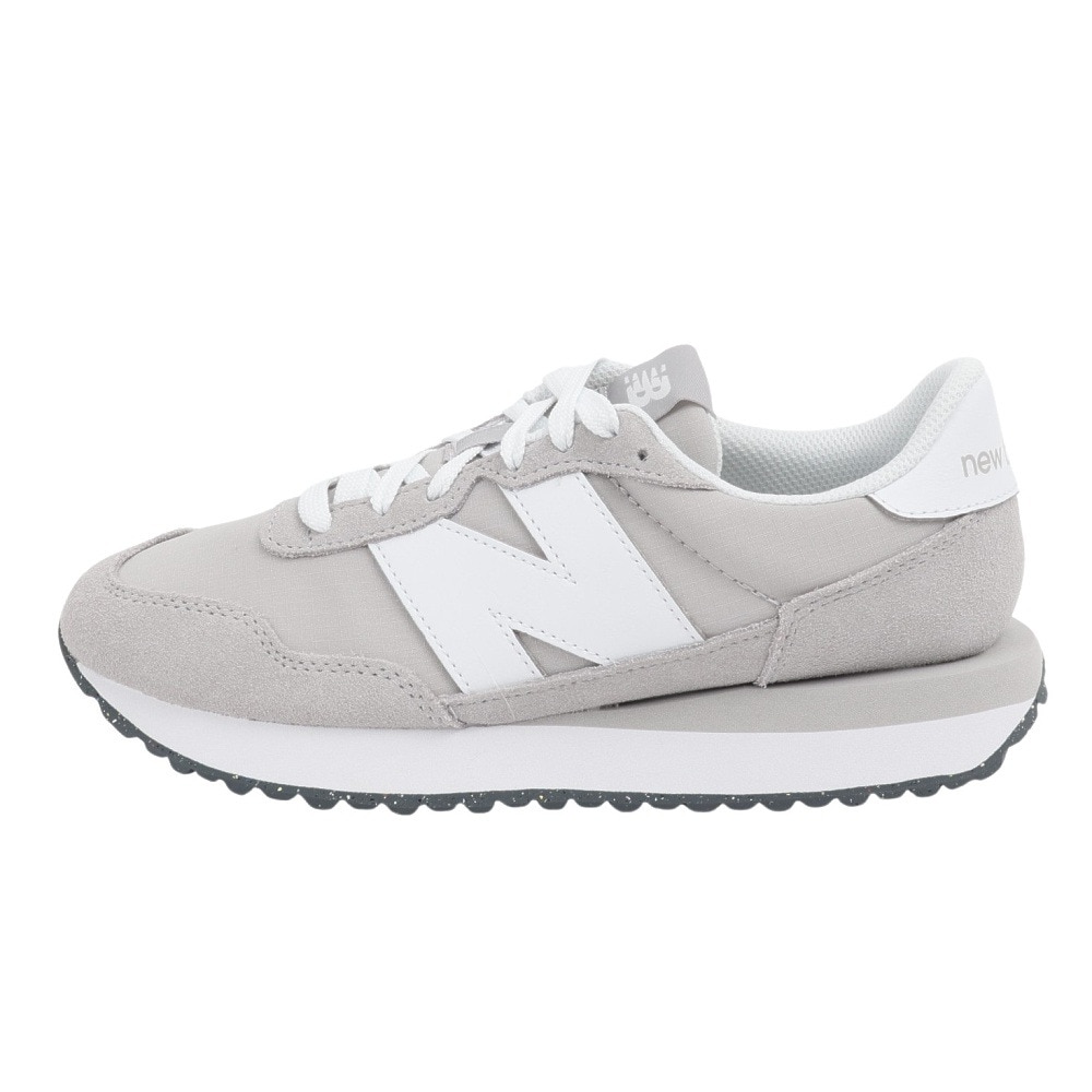 ニューバランス（new balance）（メンズ、レディース）スニーカー