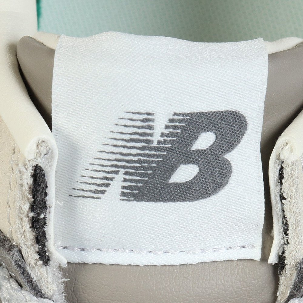 ニューバランス（new balance）（メンズ、レディース）スニーカー スポーツシューズ 574 グレー U574SNVD カジュアルシューズ スエード