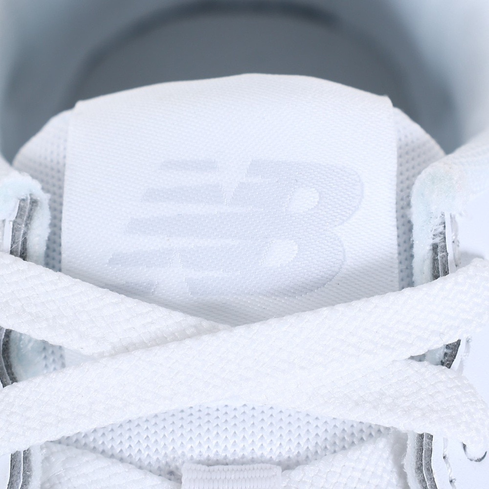 ニューバランス（new balance）（メンズ、レディース）スニーカー CT30 ホワイト CT30SC2D スポーツ シューズ 軽量 クッション性 カジュアル 通学 白靴