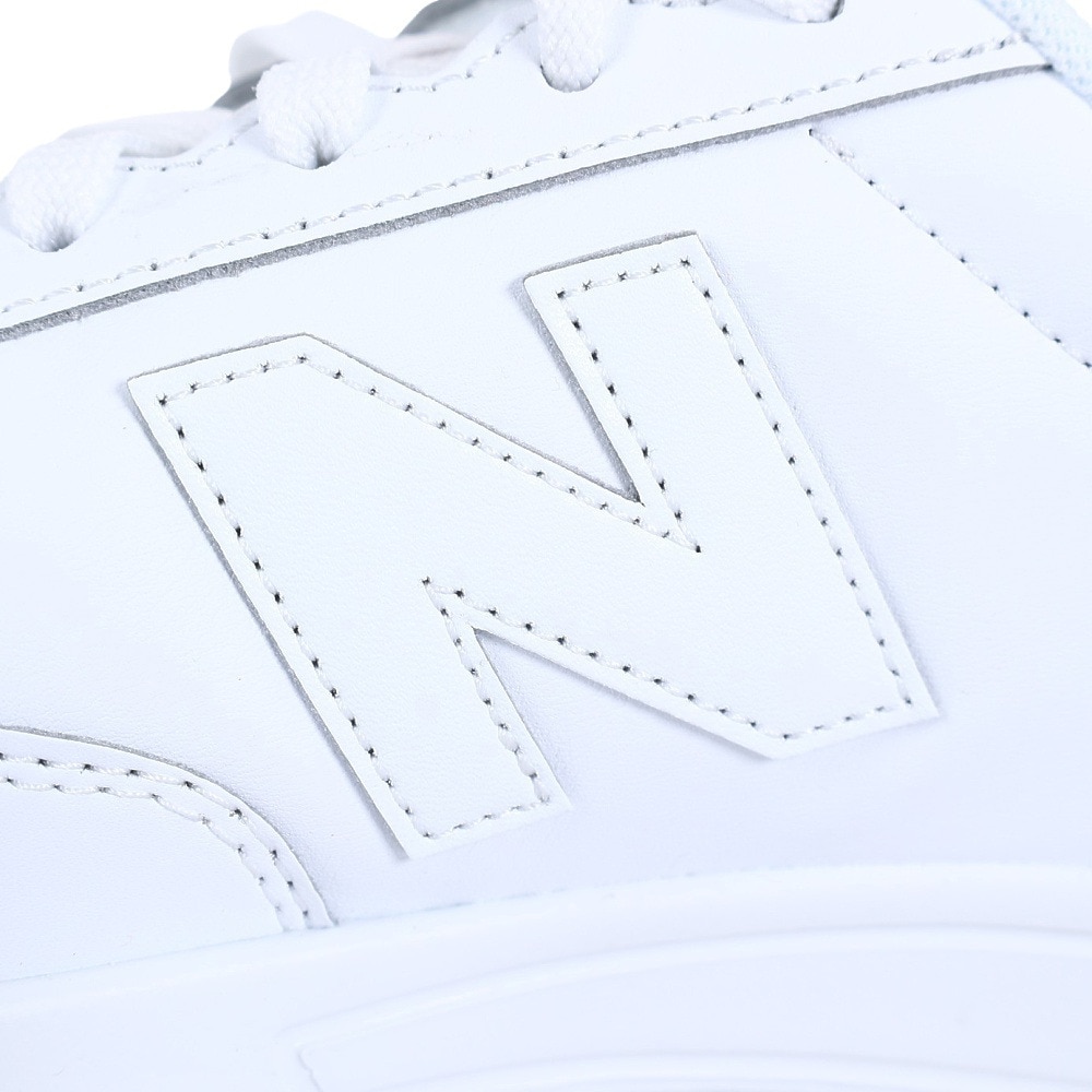 ニューバランス（new balance）（メンズ、レディース）スニーカー CT30 ホワイト CT30SC2D スポーツ シューズ 軽量 クッション性 カジュアル 通学 白靴
