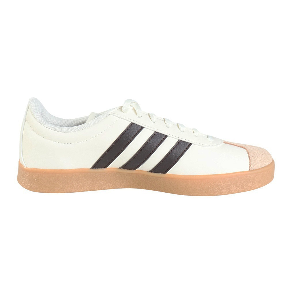 アディダス（adidas）（メンズ、レディース）スニーカー コートベース オフホワイト JH6339 カジュアル スポーツシューズ 耐久性 グリップ力 タウン 町履き