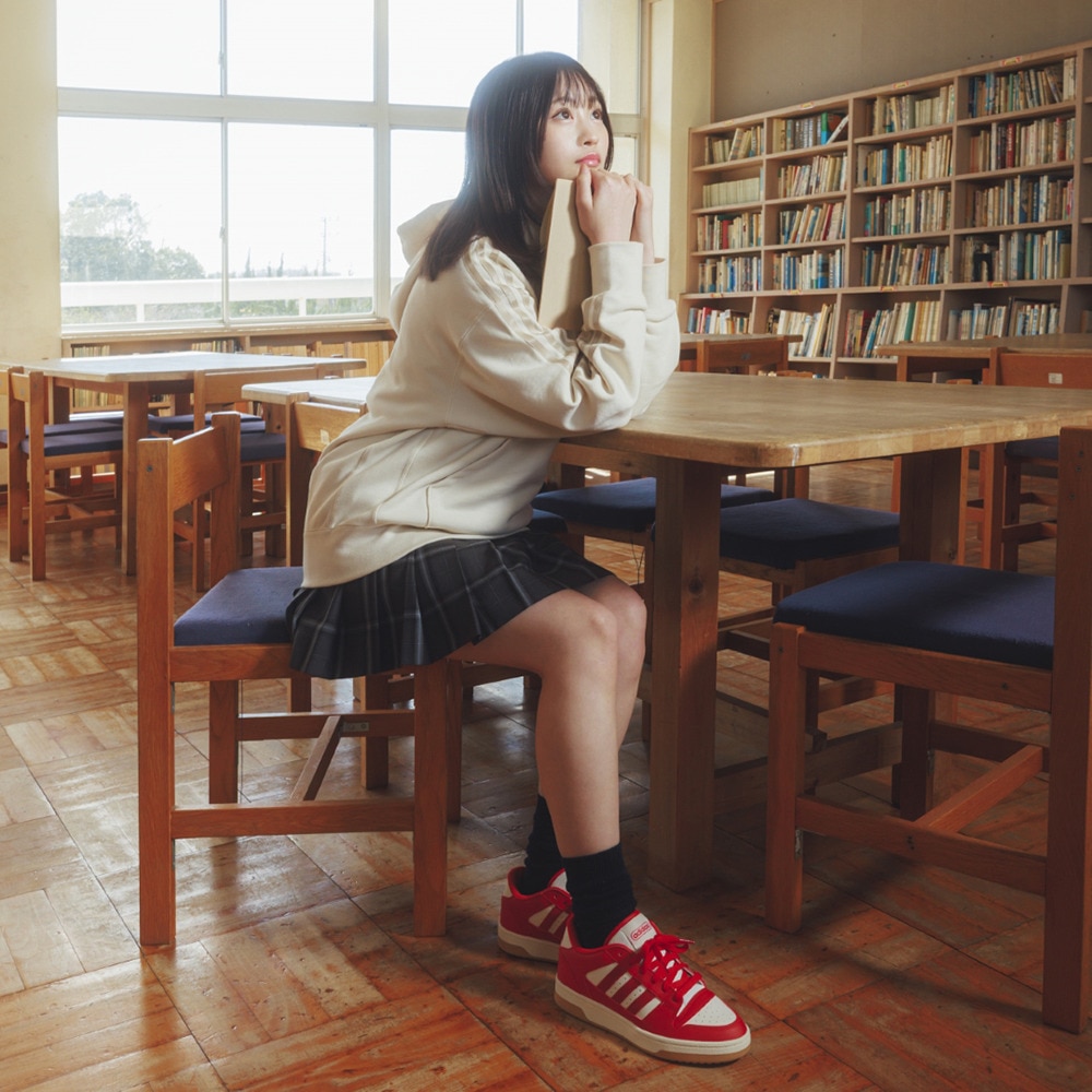 アディダス（adidas）（メンズ、レディース）古園井寧々　スニーカー スポーツシューズ BREAK START IH7964