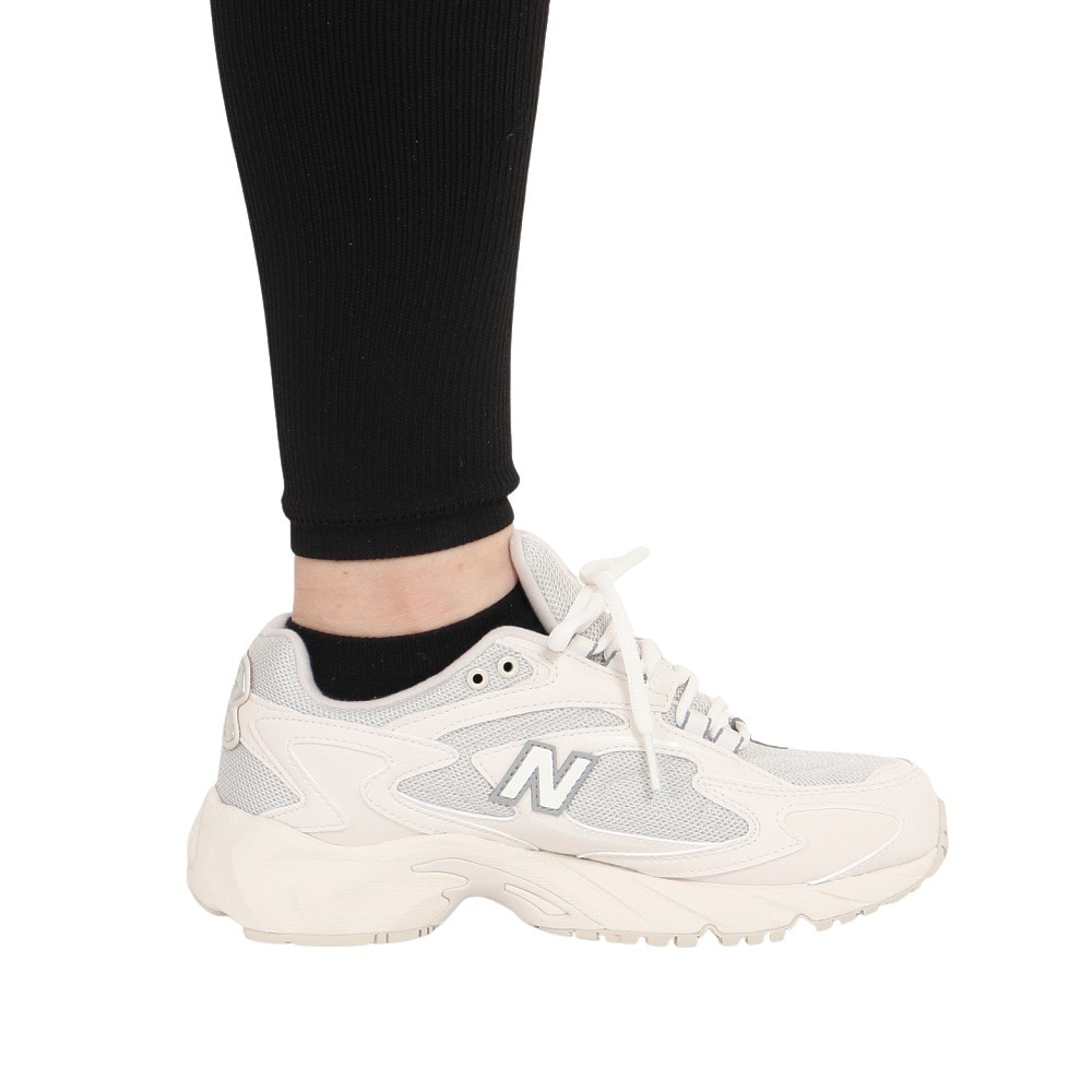 ニューバランス（new balance）（メンズ、レディース）スニーカー 725 ML725 AL D スポーツシューズ 