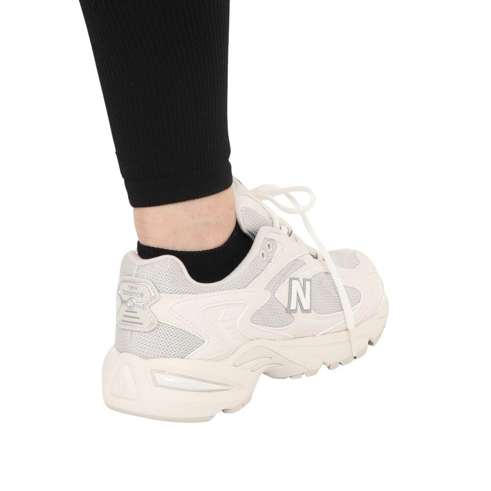 ニューバランス（new balance）（メンズ、レディース）スニーカー 725 ML725 AL D スポーツシューズ 