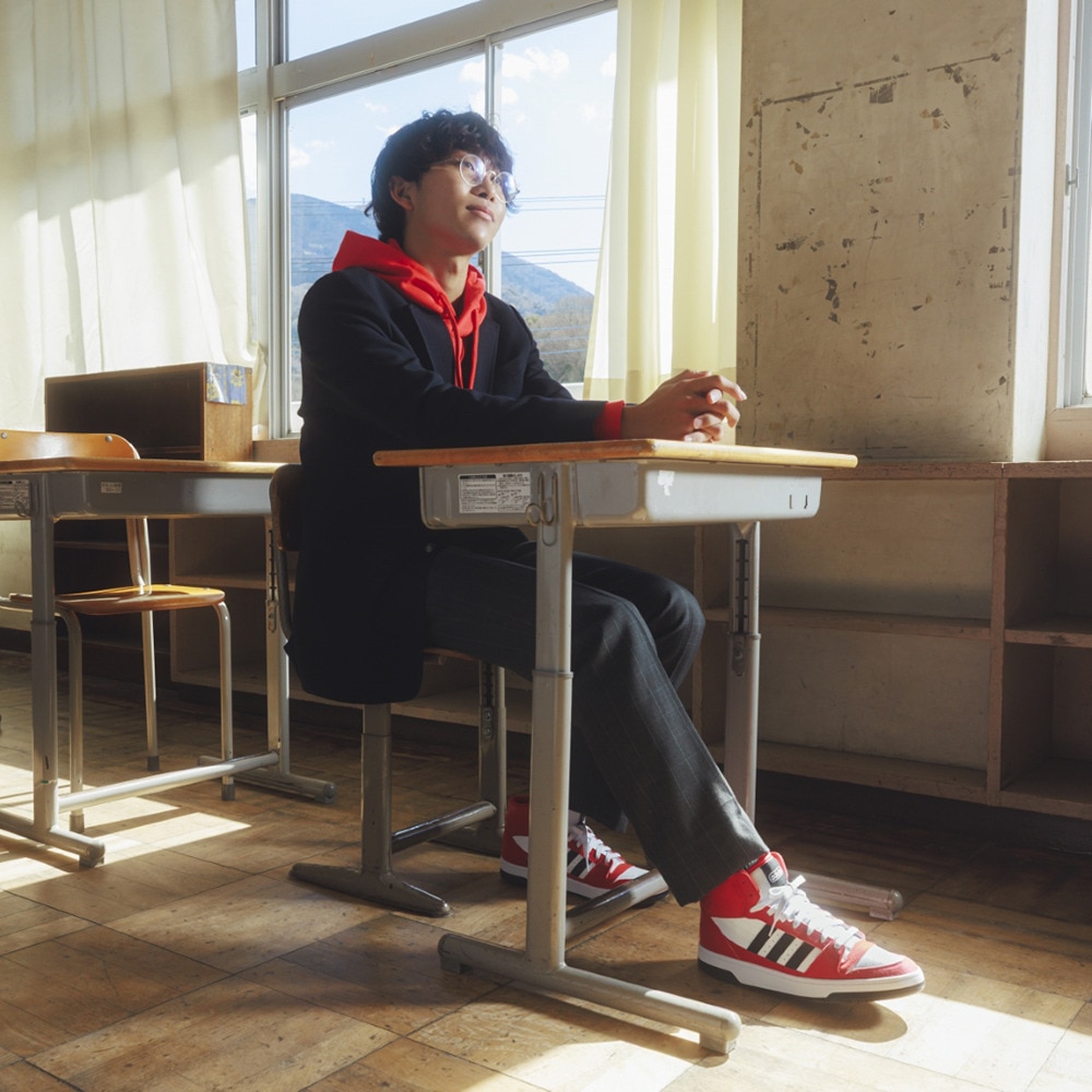 アディダス（adidas）（メンズ、レディース）AKASAKI スニーカー スポーツシューズ ブレイクスタート ミッド JI3405