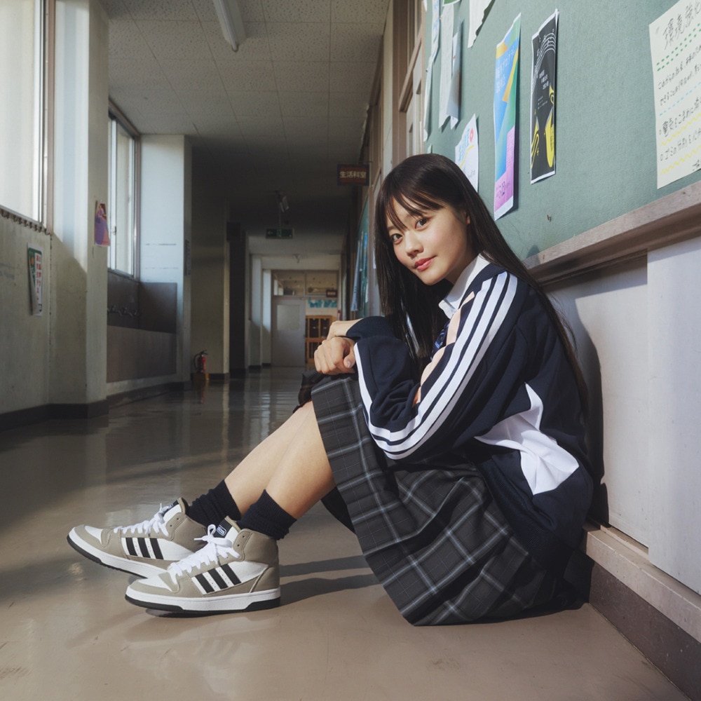 アディダス（adidas）（メンズ、レディース）平松想乃　スニーカー スポーツシューズ ブレイクスタート ミッド JI3406