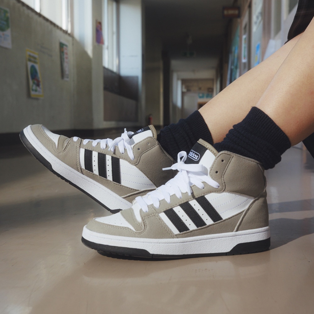 アディダス（adidas）（メンズ、レディース）平松想乃　スニーカー スポーツシューズ ブレイクスタート ミッド JI3406