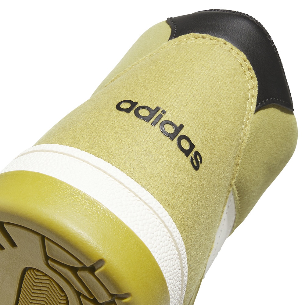 アディダス（adidas）（メンズ、レディース）スニーカー スポーツシューズ ターンアラウンド ミッド ワカクサ JS3400 カジュアルシューズ スポーツ