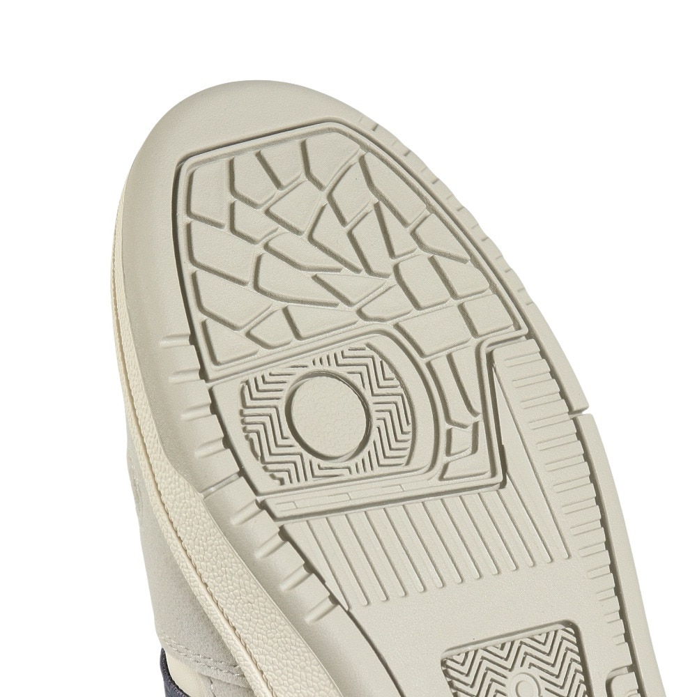 アディダス（adidas）（メンズ、レディース）スニーカー スポーツシューズ ターンアラウンド ミッド グレー JS3402 カジュアルシューズ スポーツ