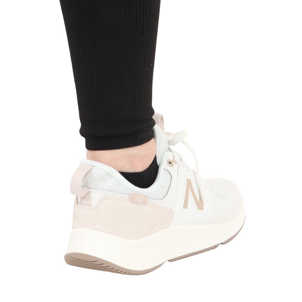 ニューバランス（new balance）（レディース）スニーカー 900 UA900